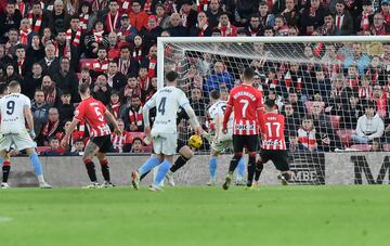 1-1. Tras un rebote dentro del área del Athletic, Ivan Martín controla, mete el balón al área pequeña y Viktor Tsygankov anota a placer.