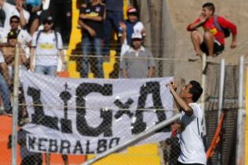 Con un penal de Paredes Colo Colo ganó en El Salvador, después de que Cobresal desperdiciara varias opciones.