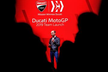 El consejero delegado de Ducati, Claudio Domenicali, participa durante la presentación del equipo Ducati MotoGP 2019 en un evento celebrado este viernes en el Philip Morris R&D Center en Neuchatel, Suiza.