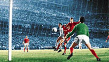 <B>PIRRI CORAJE</B>. Este gol de garra de Pirri a Alex Stepney abrió el marcador del Bernabéu en 1968.