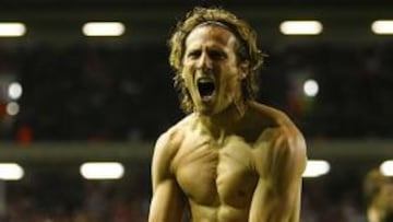 <b>A LA FINAL.</b> El gol de Forlán en Anfield mete al Atlético en la final de la Europa League.