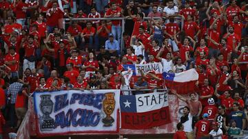 Futbol, Argentina vs Chile
Eliminatorias al mundial de Rusia 2018
Hinchas de la seleccion chilena asisten al partido de las clasificatorias al mundial de Rusia 2018 contra Argentina disputado en el estadio Monumental de Buenos Aires, Argenina.
23/03/2017
Andres Pina/Photosport
*************
Football, Argentina vs Chile
Chile's fans attend to the 2018 Russia World Cup qualification match against Argentina at the Monumental stadium in Buenos Aires, Argentina.
23/03/2017
Andres Pina/Photosport
