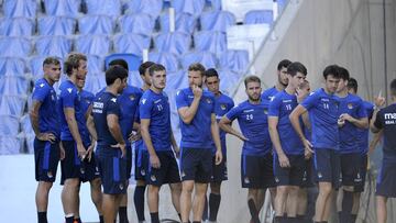 Primer entrenamiento de la Real Sociedad en Anoeta tras la remodelación.