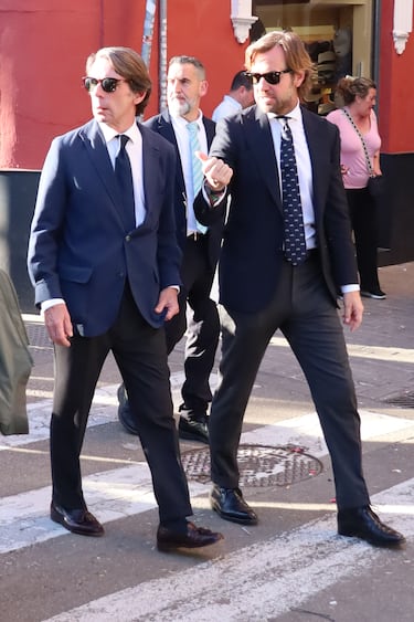 José María Aznar y Rosauro Varo en las procesiones del Miércoles Santo. 