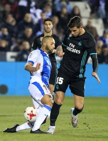 El Zhar y Theo Hernández.