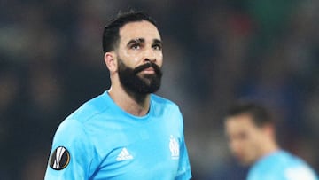 El central franc&eacute;s del Olympique de Marsella, Adil Rami, durante un partido.