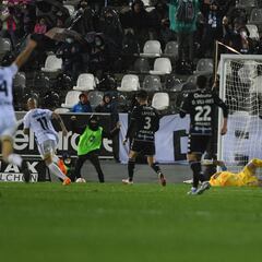 Santamaría abofetea a un Deportivo en caída libre