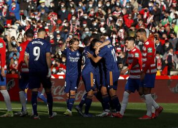 Los jugadores del Real Madrid celebrando el gol de Nacho 