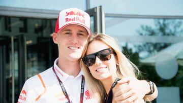 Pol y su esposa, Carlota, en el Red Bull Ring.