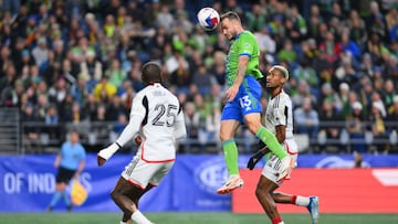 Seattle Sounders mark playoff return with comfortable victory