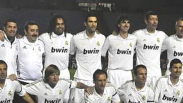 De pie (de izqda. a dcha.): Contreras, Morales, Acedo, Karembeu, F. Sanz, Amavisca, Mesas, Geni, Gª Cortés, Torres Mestre, Sergio. Abajo: Butragueño, Sabido, Pérez García, Alfonso, Iván, Sestelo, Belenguer y Misela.