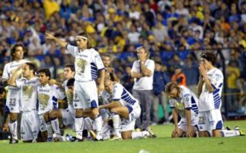 En 2005 llegó a la final de la Copa Sudamericana con los auriazules perdiendo el título en tanda de penales frente a Boca Juniors. En aquel torneo también fue campeón goleador.
