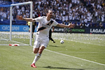 Las imágenes de la remontada del Galaxy en pies de Zlatan