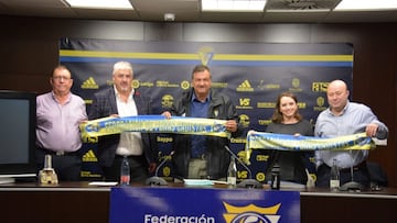 La Federación de Peñas Cadistas el día de la presentación de la nueva directiva.