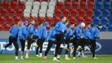 Los jugadores del Plzen, durante el entrenamiento.