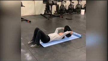 73 años y hace esta increíble rutina de entrenamiento