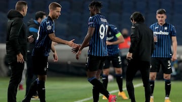 Duv&aacute;n Zapata y Mario Pasalic