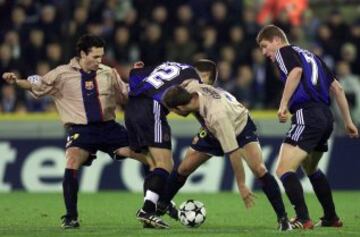 Su debut con el primer equipo. Ante el Brujas en Champions de 2002/03 donde el conjunto catalán ganó 0-1 en fase de grupos.