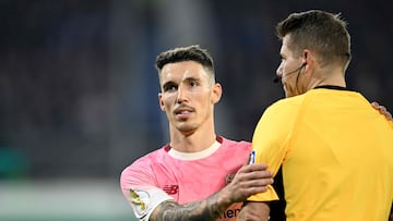 Grimaldo, durante un partido del Leverkusen esta temporada.