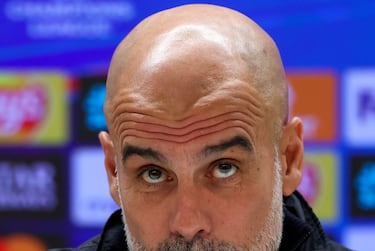 Guardiola: “Diría a Xabi que mee con la suya; y como no meará colonia, le irá bien”