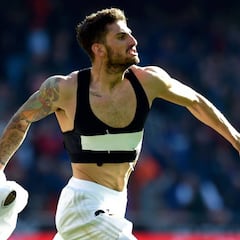 Cristiano Piccini se viste de Papá Noel en Mestalla