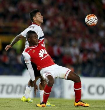 Santa Fe abrió la fase de grupos de la Libertadores en El Campín. Su próximo partido será ante Corinthians en Brasil.