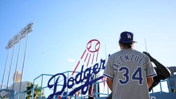 LOS ANGELES, CALIFORNIA - OCTOBER 25: A Los Angeles Dodgers fan in a Fernando Valenzuela jersey looks on ahead of Game One of the 2024 World Series at Dodger Stadium on October 25, 2024 in Los Angeles, California.   Alex Slitz/Getty Images/AFP (Photo by Alex Slitz / GETTY IMAGES NORTH AMERICA / Getty Images via AFP)