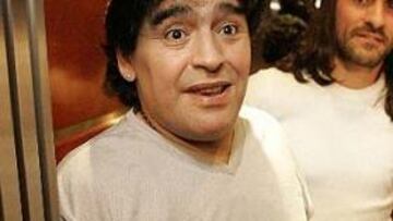 <b>COMPROMISOS.</B> En los pocos días que estará en Madrid, Diego Maradona deberá atender numerosos compromisos.