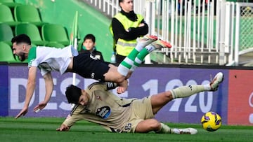 Andrés Martín, del Racing, y David Castro, del Racing de Ferrol.