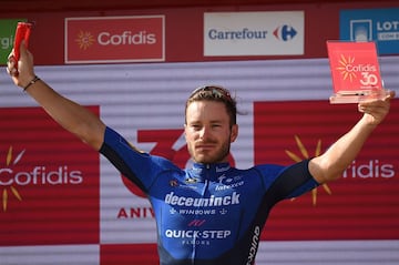 Florian Senechal celebra la victoria de etapa. 