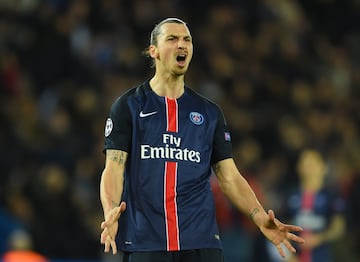 Zlatan emigró a la liga francesa en 2012, cuando el PSG lo integró a sus filas con un sueldo de 14 millones de euros anuales, por lo que se convirtió en el segundo futbolista mejor pagado del mundo de este entonces, sólo por detrás de Samuel Eto'o.