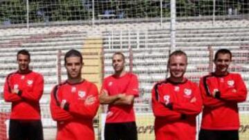 <b>LLEGARON LOS REFUERZOS. </b>Javi Fuego, Angulo, Amaya, Casado, Borja Gómez, Juli y Armenteros (de izqda. a dcha.) son los fichajes rayistas.
