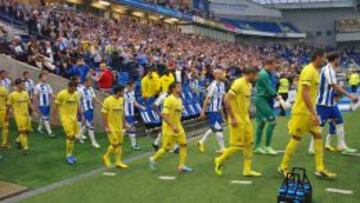 Instante de salida al césped de los jugadores.