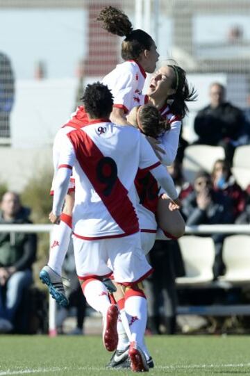 Las mejores imágenes del derbi Rayo-Atlético Féminas