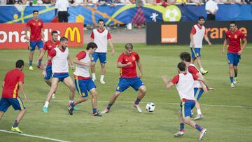 Primera prueba de Del Bosque: Silva, Nolito y Aduriz en ataque