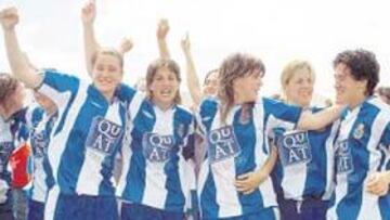 <b>HITO BLANQUIAZUL. </b>Las jugadoras del Espanyol vencieron en Puebla y esperaron al Sevilla en Bilbao.