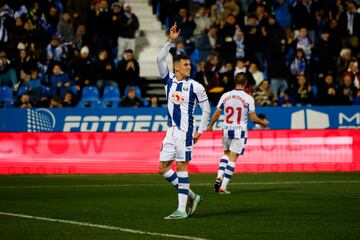 Raba pide el cambio apenas marca el 1-0 ante el Eldense.