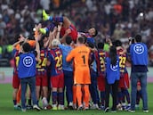 Araújo vuelve manteado y con el apoyo de Carvajal y Vinicius