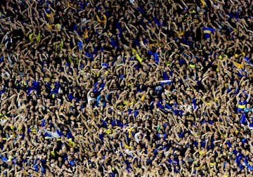 River-Boca: intense atmosphere of 'El Superclásico' captured