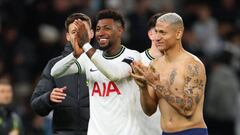 LONDON, ENGLAND - FEBRUARY 19:  Emerson Royal celebrates with Richarlison of Tottenham Hotspur during the Premier League match between Tottenham Hotspur and West Ham United at Tottenham Hotspur Stadium on February 19, 2023 in London, United Kingdom. (Photo by Marc Atkins/Getty Images)