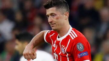 El delantero polaco del Bayern Munich, Robert Lewandowski, durante el partido contra el Sevilla.