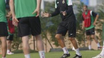 <b>PRESIÓN PARA ÉL Y PRESIÓN AL RIVAL. </b>Portugal quiere que el Racing apriete arriba para marcar pronto y que la grada no le apriete a él.