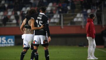 Futbol, Curico Unido vs Colo Colo.
Fecha 12, campeonato Nacional 2022.
Los jugadores de Colo Colo celebran luego de ganar contra Curico Unido durante el partido por la primera division disputado en el estadio La Granja.
Curico, Chile.
09/05/2022
Jonnathan Oyarzun/Photosport
Football, Curico Unido vs Colo Colo.
12 th date, 2022 National Championship.
Colo Colo’s players react after winning against Curico Unido during the first division match held at La Granja stadium.
Curico, Chile.
05/09/2022
Jonnathan Oyarzun/Photosport