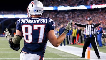 FOXBORO, MA - NOVEMBER 13: Rob Gronkowski #87 of the New England Patriots reacts after failing to catch a touchdown pass during the fourth quarter of a game against the Seattle Seahawks during a game at Gillette Stadium on November 13, 2016 in Foxboro, Massachusetts. Jim Rogash/Getty Images/AFP
== FOR NEWSPAPERS, INTERNET, TELCOS & TELEVISION USE ONLY ==