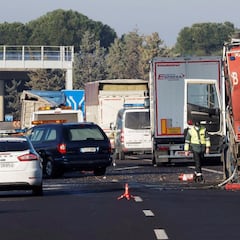 Mueren tres personas arrolladas por un camión al ayudar a otro conductor
