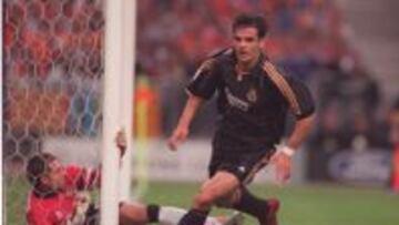 Fernando Morientes anotó el primer gol de la Octava en Paris.