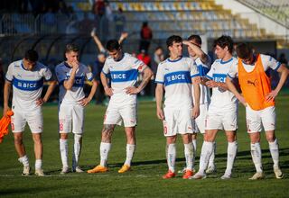 Gonzalo Tapia hace sufrir a Católica en el mercado: oferta desde Europa