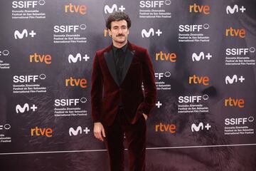 Miki Esparbe posa en la alfombra roja de la gala de clausura del Festival de San Sebastián.