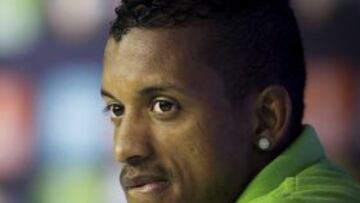 PZN25 POZNAN (POLONIA) 11/6/2012.- El jugador portugués Nani durante una rueda de prensa de la selección portuguesa en Poznan (Polonia), en el marco de la Eurocopa 2012 que se disputa en Polonia y Ucrania, hoy, lunes 11 de junio de 2012. Los portugueses se preparan para enfrentar a Dinamarca el próximo 12 de junio, en la segunda jornada del grupo B. EFE/MARIO CRUZ