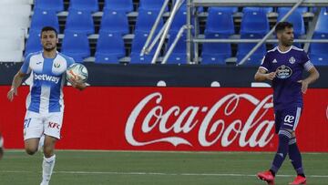 GRAF375. LEGANÉS (MADRID), 13/06/2020.- El delantero del Leganés Oscar Rodríguez (i) tras conseguir el primer gol de su equipo ante el Valladolid en partido de la jornada 28 de LaLiga, la primera tras al parón de tres meses a c